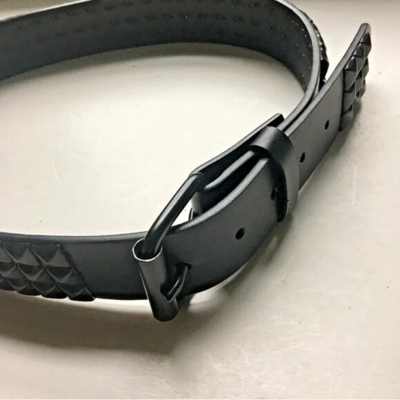 Hot Topic All Black Pyramid Studded Belt - Picture 1 of 2